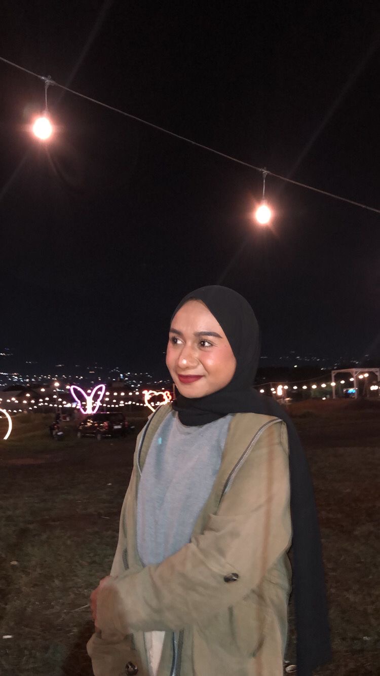 Putri Efara